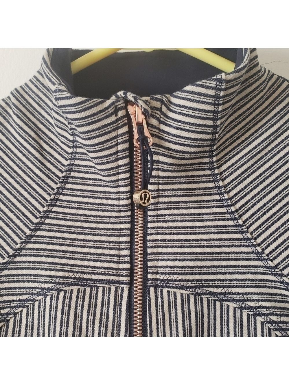 Lululemon Forme Jacket II Textured - Picture 8 of 14
